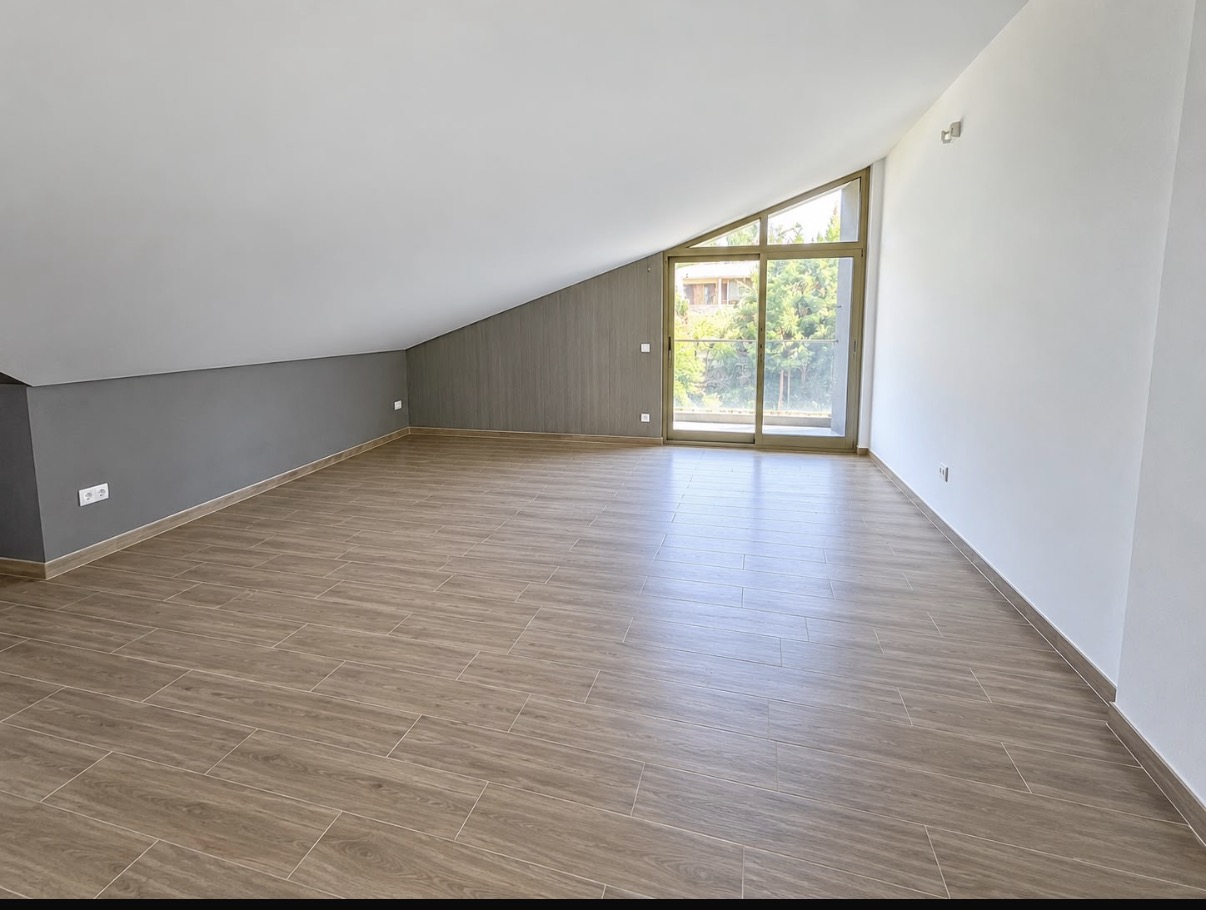🏡 FULLY FURNISHED TRIPLEX FOR SALE | HBOUB, JBEIL gallery image 4