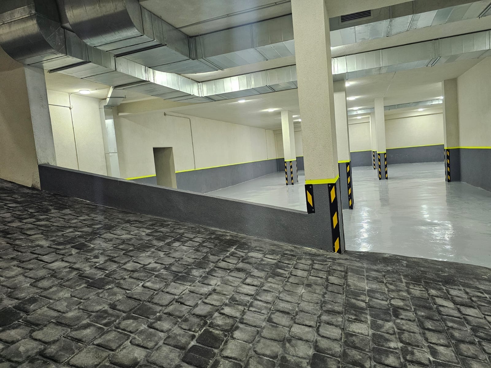 🏢 INVESTMENT OPPORTUNITY | FULLY RENOVATED WAREHOUSE FOR SALE – BAABDA gallery image 3